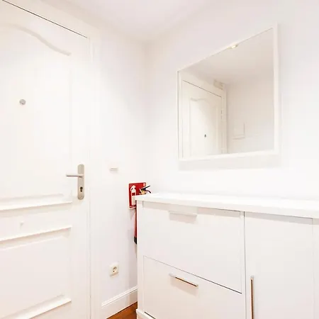 Well Located In The Old Town Apartment *