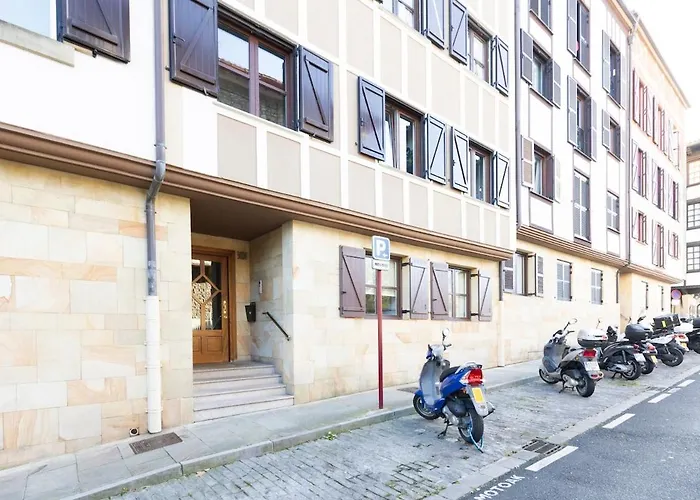 Apartment Well Located In The Old Town Hondarribia